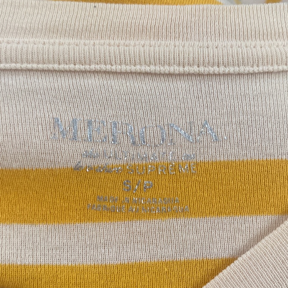 Size small - Picture 2 of 2